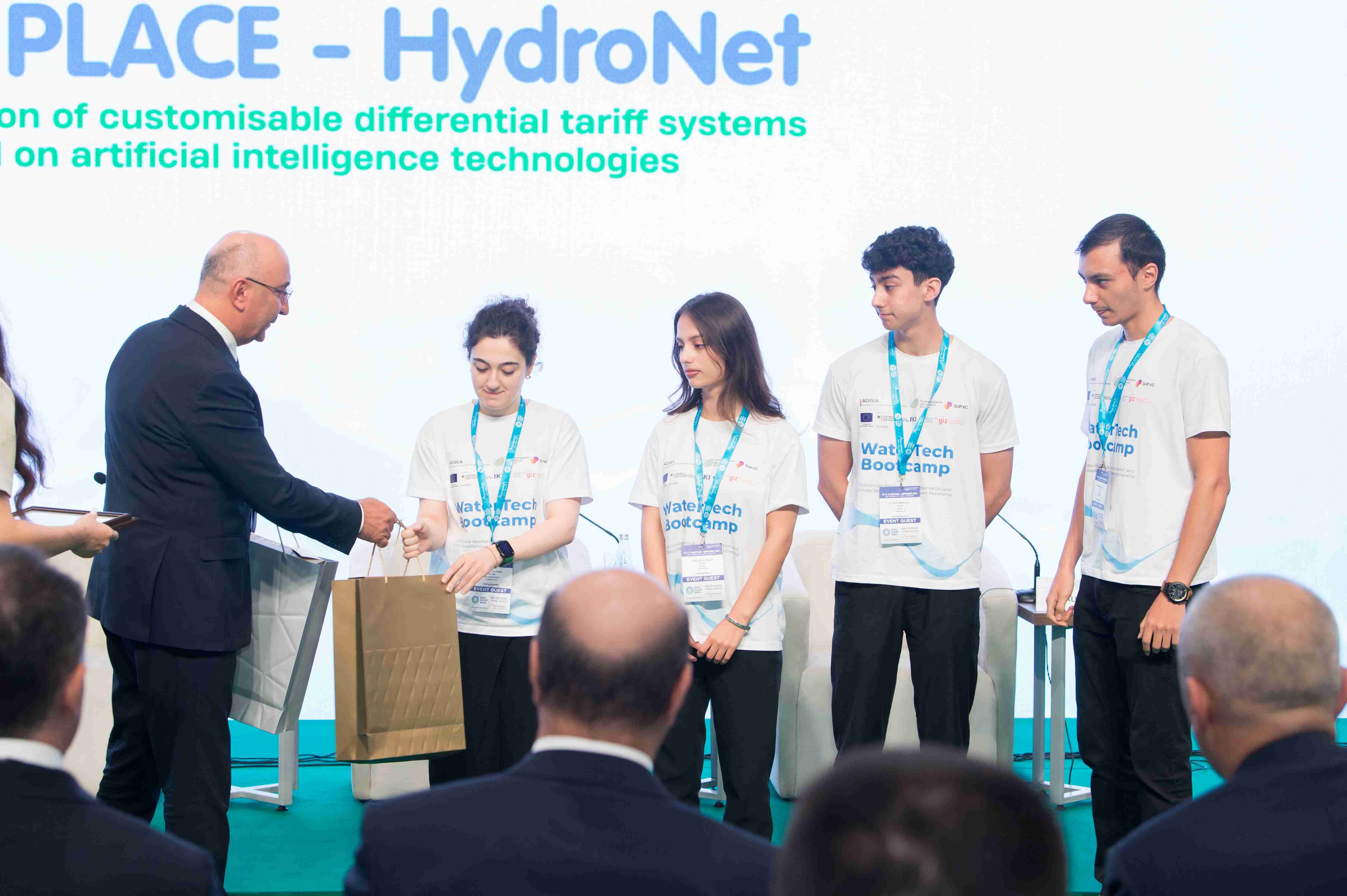 “Bakı Su Həftəsi” Konfransı çərçivəsində “WaterTech Bootcamp” hakatonunun qalibləri mükafatlandırılıb