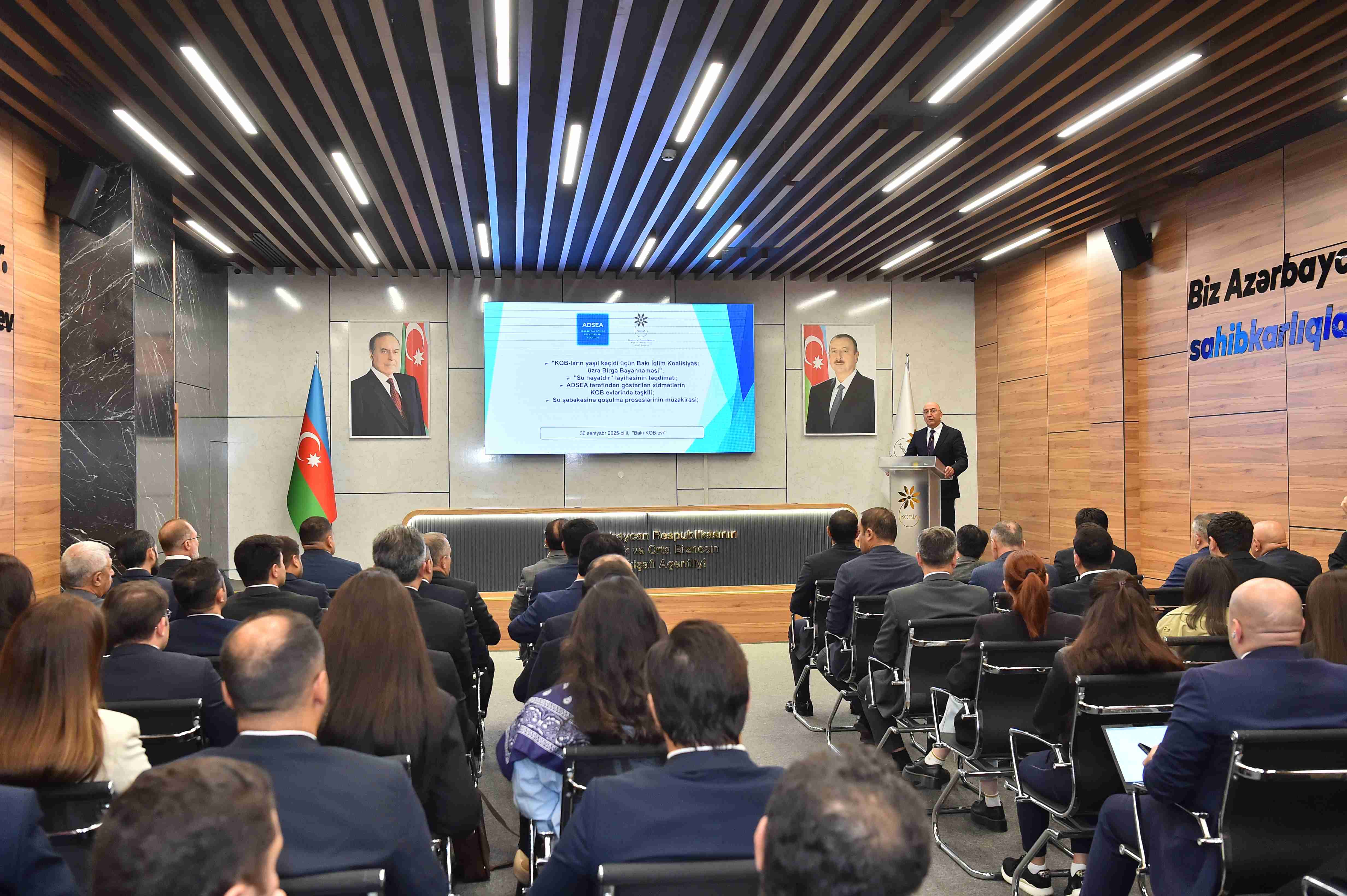 ADSEA Bakı KOB Evində sahibkarlarla görüş keçirib